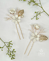 White Flower With Leaf Hair Pin
