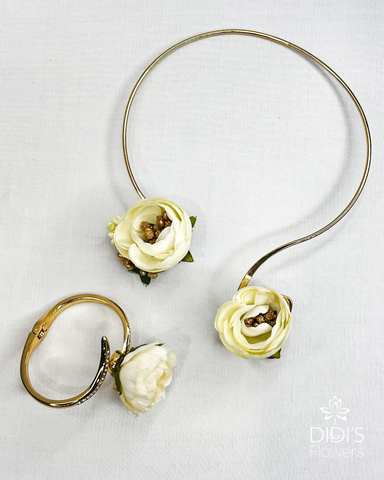 Floral Set - White Floral Necklace and Bracelet