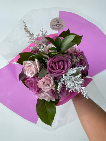 Scarlet - Dozen Roses