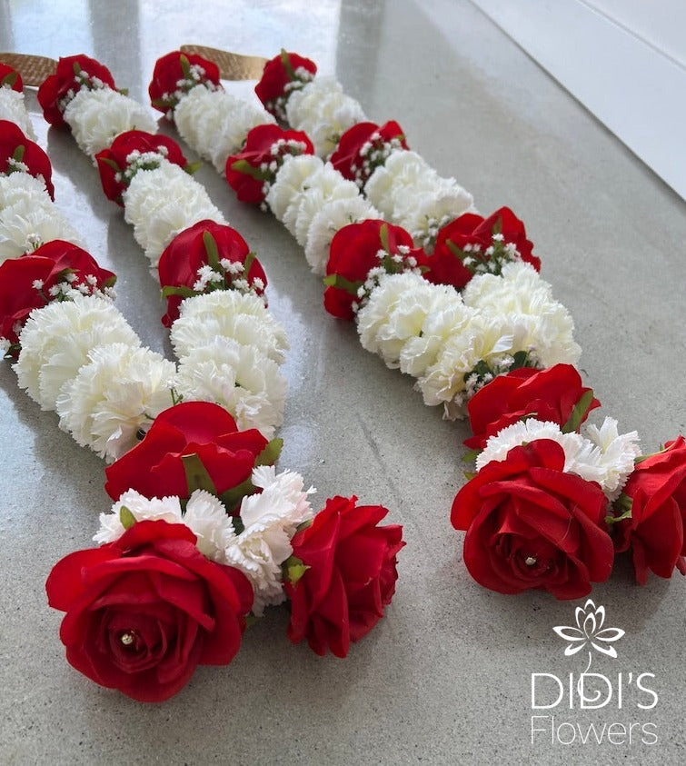 Rose, Carnation, and Baby's Breath Garland - Red and White – Didi's Flowers